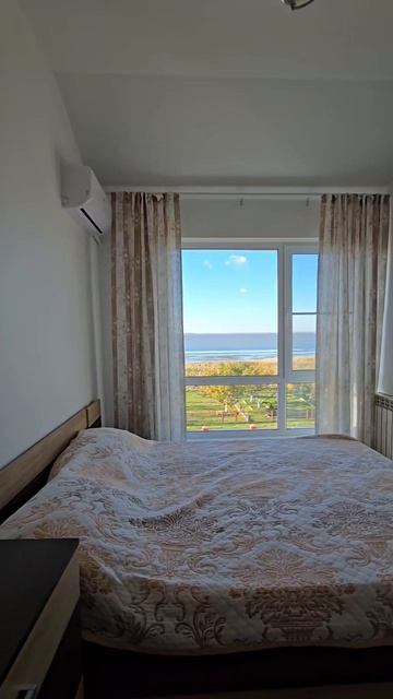 дом с видом на водоем