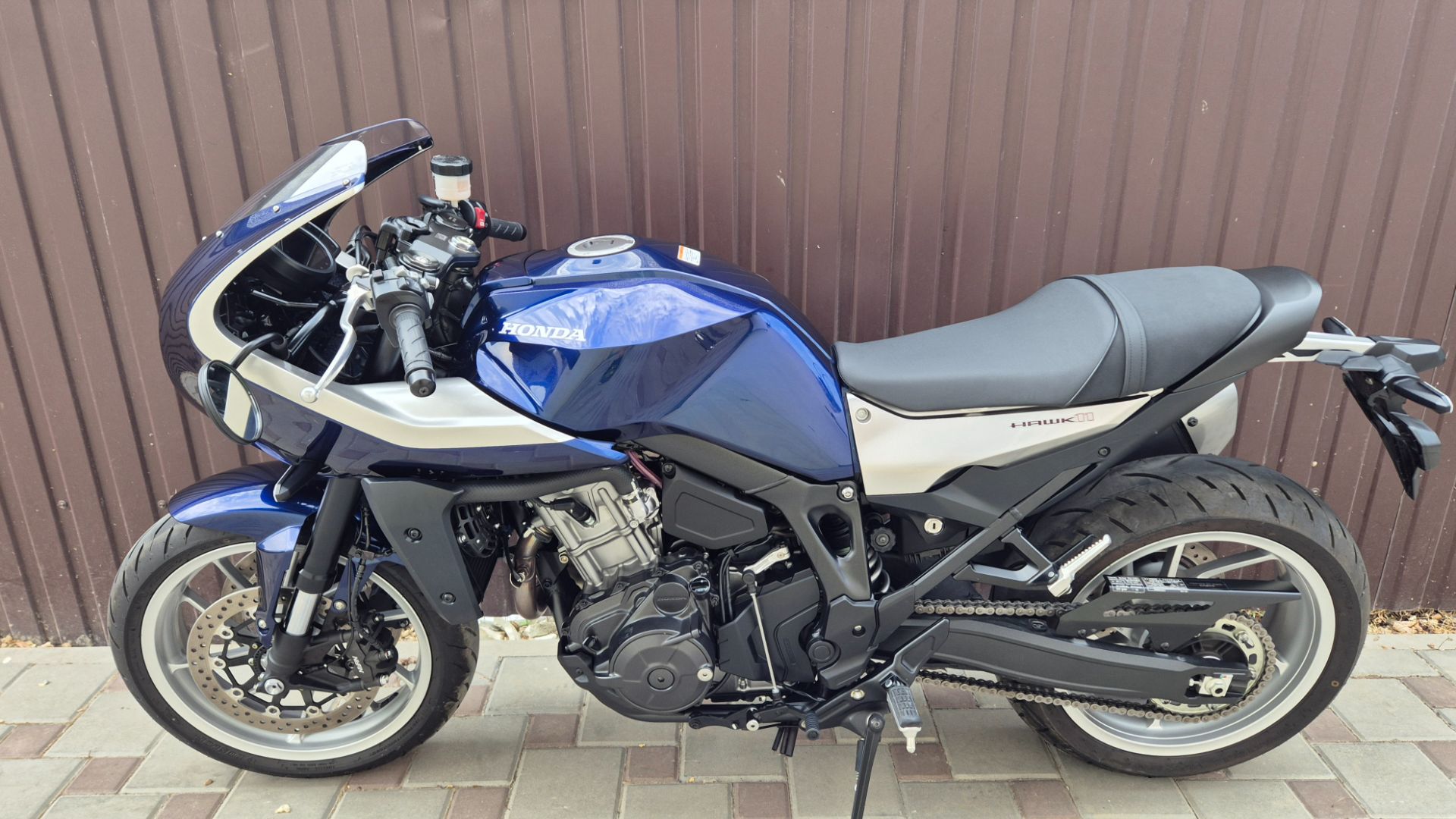Honda HAWK11 смотреть онлайн