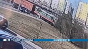 В Гродно на железнодорожном переезде поезд травмировал женщину