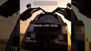 перед тем как осуждать за недо-эдит с машинами, почитайте описание