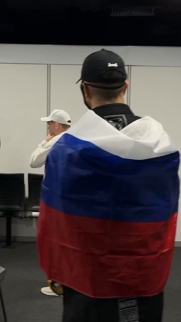 Хамзин бьет Петра в челюсть перед боем на RCC x Karate Combat