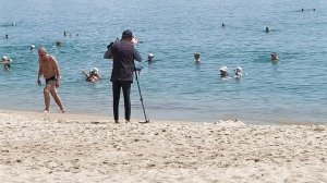 Пляжные пироги и золотоискатель на пляже /март 2026г