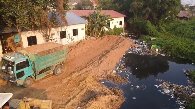 Ep03.Next Level Mighty Incredible Bulldozer D31P Push Soil Clear Trash in The Water To Build Roads смотреть онлайн