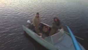 УДАЧНАЯ РЫБАЛКА С САНЬКОМ! СТОЛЬКО РЫБЫ!!! КАТЕР НЕ МОЖЕТ ВЫЙТИ НА ГЛИСЕР!