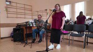 Клуб Серебрянные струны в Краснообском ДК провел творческую встречу и тема ее  - Весенняя капель