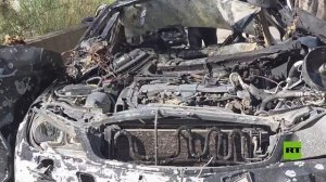 مركبة متفحمة في مكان غارة إسرائيلية استهدفت صحفيين وأسفرت عن مقتلهما جنوب لبنان