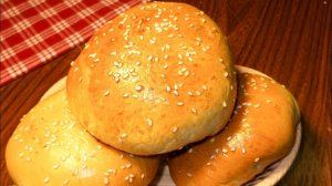 Только посмотрите что внутри этих булочек для бургеров