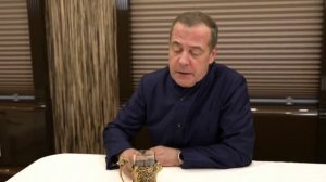 ✅️ Есть оружие, которое “делает погоду”, но без людей линия не удержится.