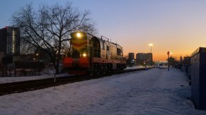 Зелёный трудяга и приветливый машинист |ЧМЭ3-4707