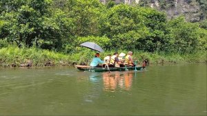 Туристы взяли в руки вёсла!