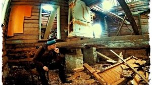 СЕРЕБРЕННЫЙ ШУРФ В ЗАБРОШЕННОЙ ДЕРЕВНЕ! Зачем мы полезли в СТАРЫЕ ФУНДАМЕНТЫ и что нашли?