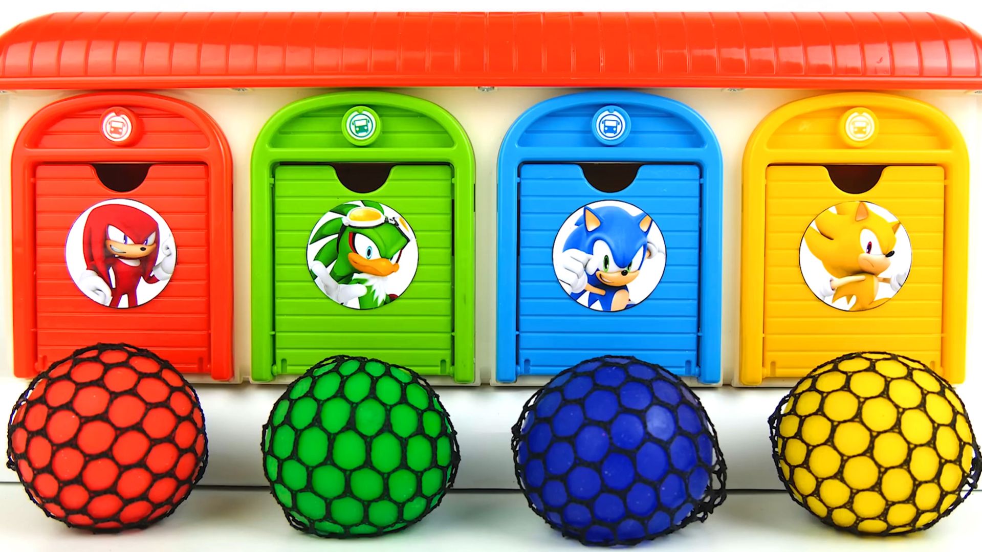 Первые игрушки для малышей. Разноцветный гараж. Звуки АСМР. Игрушки развивающие