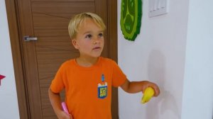 Дядя нанимает странную няню