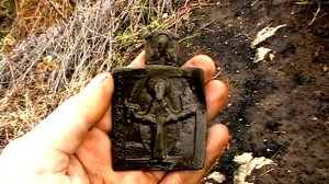 Страшный коп.Скелет без головы.