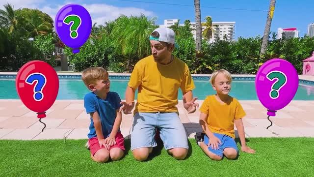 Игрушки летают на воздушных шарах