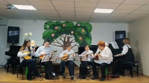 "Ансамбль домр": Недодаева Оля, Курганская Алина, Долженко Марина, Никишина Катя.