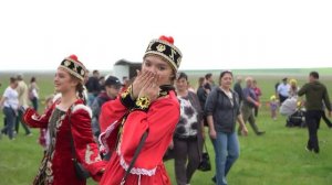 Бамб Цецгән нәр (Фестиваль Тюльпанов в Калмыкии)