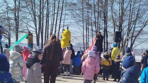 Парк Дельфин в Воронеже сегодня, аниматоры Трон в парке Дельфин, выступление и игры для детей Пикачу