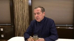 Медведев заявил, что оснащение новых войск беспилотными системами идет интенсивно.