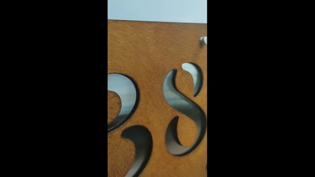 Адресная табличка из металла Cor-Ten и нержавейки.