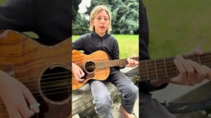 Саксон Вайс - 13 лет. Исполняет на гитаре песню группы Битлз "The Long and Winding Road" Saxon Weiss