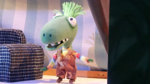 В театре кукол