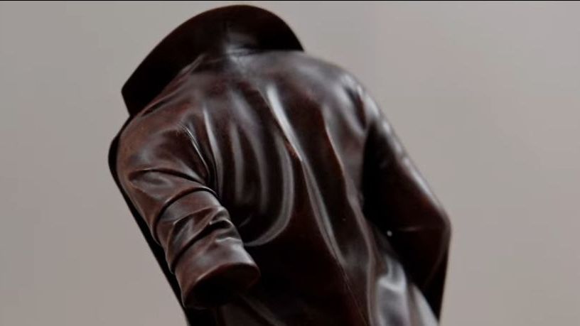 Техника покраски кожаной куртки на моделях