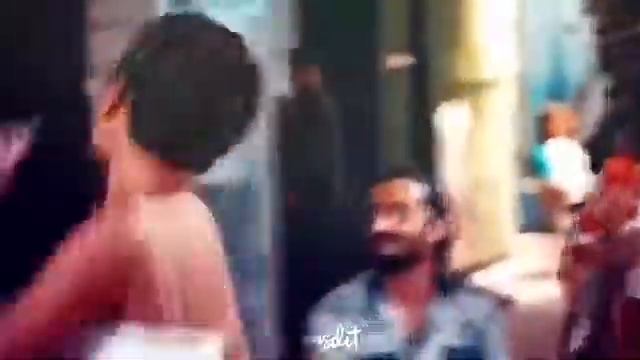 Девчонки зажигают.