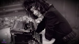 Это была она.