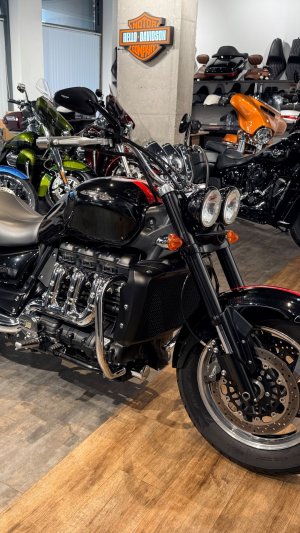 2017 TRIUMPH Rocket III Roadster 3K (VIN *SMT*1102)