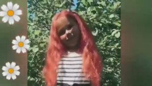 Игры с причёсками , меняем цвета волос .