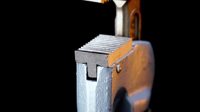 GARWIN GR-PWA240 Ключ трубный, американского типа, Стиллсона, 90°, 90 мм