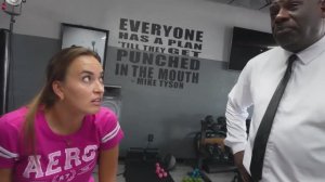 Влад построил секретный магазин в комнате