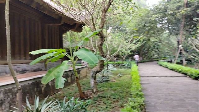 Гуляем по территории храма!