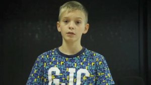 Ваня Деревянко читает стихотворение Александра Васёва "Волк"