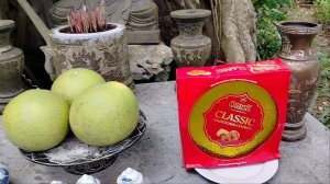 Божество в корнях дерева и подношения ему!