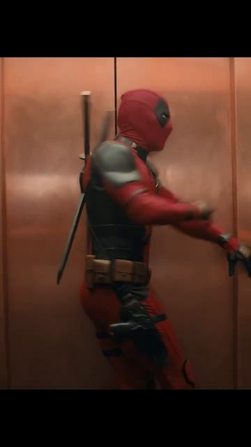 Дэдпул примеряет новый костюм😂 _  #кино #фильм #фильмы #моменты #фильмыкоторыестоитпосмотреть