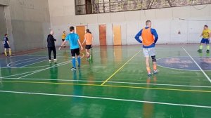 Аномальный матч: масса замен; Миша на поле без Влада, Вадима и Никиты; Тëма в трениках.