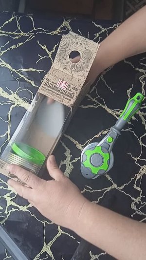 Закаточная машинка автомат для банок "Виктория" до щелчка.