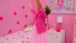 Девочки учатся правильно питаться