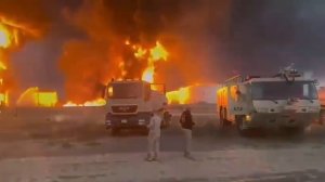 ‼️🇮🇷🇰🇼После атаки Ирана пылает международный аэропорт Кувейта 

▪️Удары дронов вызвали крупный п