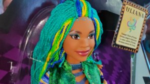 диснеевская наследница Ульяна, зелёная, прекрасная, заклинательница змей, она прекрасна