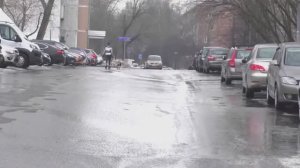 Что стекает с берега в Химкинское водохранилище. 30.03.2021