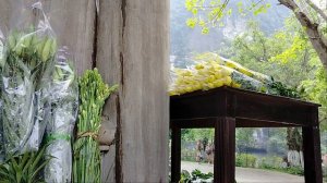 Охапки цветов для подношений!