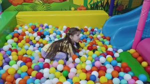 Настя в семейном парке развлечений Джунгли Парк #детям