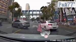 Подрезала легковушку