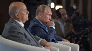 Путин рассказал о значении поддержки режиссера Говорухина на выборах