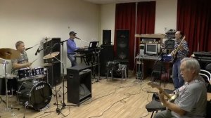 "На высоком берегу". Исполняет кавер-группа "ВИА -70х".