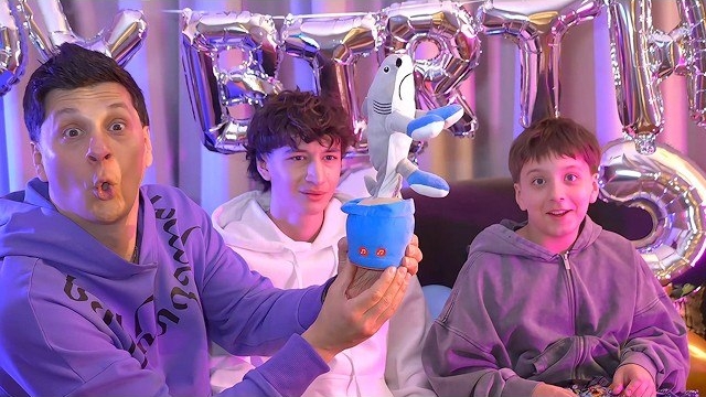 День Рождения Давида ! Сможет ли он найти все 12 подарков?