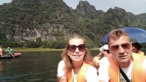 Прямо как у нас на реке,только вокруг горы !